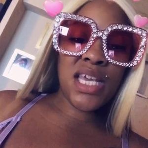 Meet your Posher, Logan